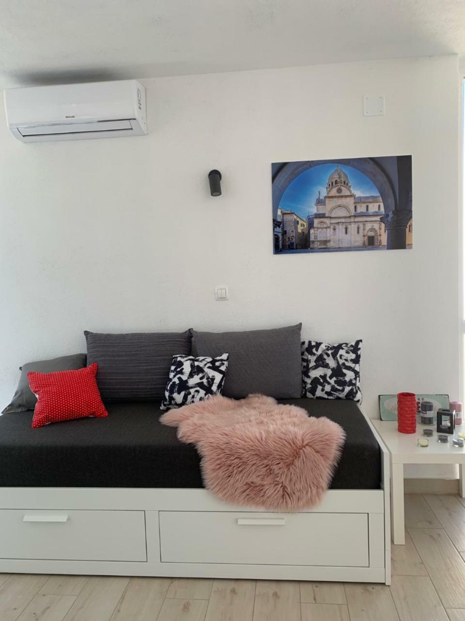 Modern Apartments Day Sibenik Exterior photo